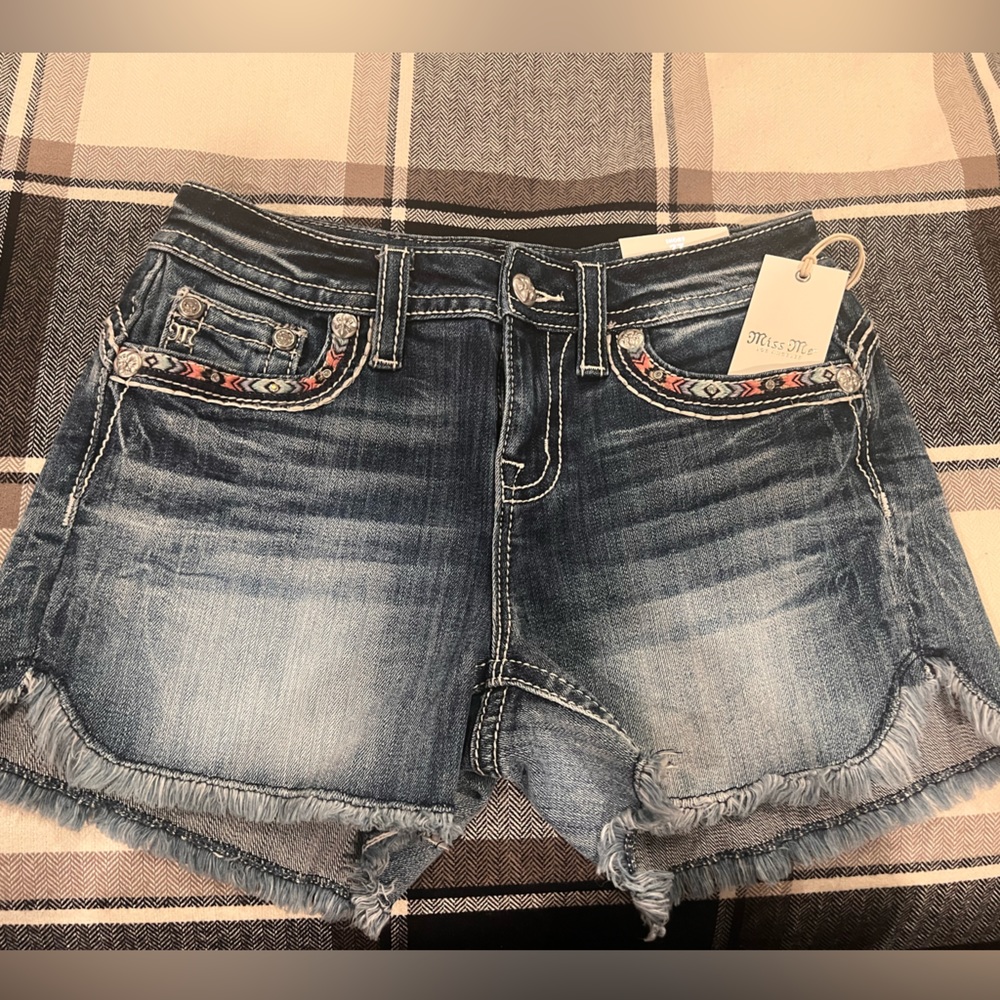 NWT Miss Me Mid-Rise Shorts
